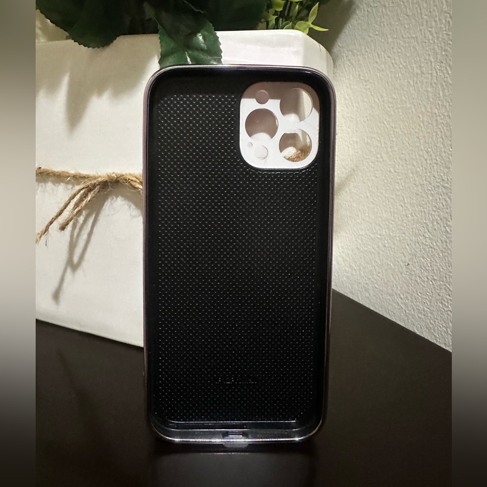 APPLE IPHONE CASE - Picture 3 of 6
